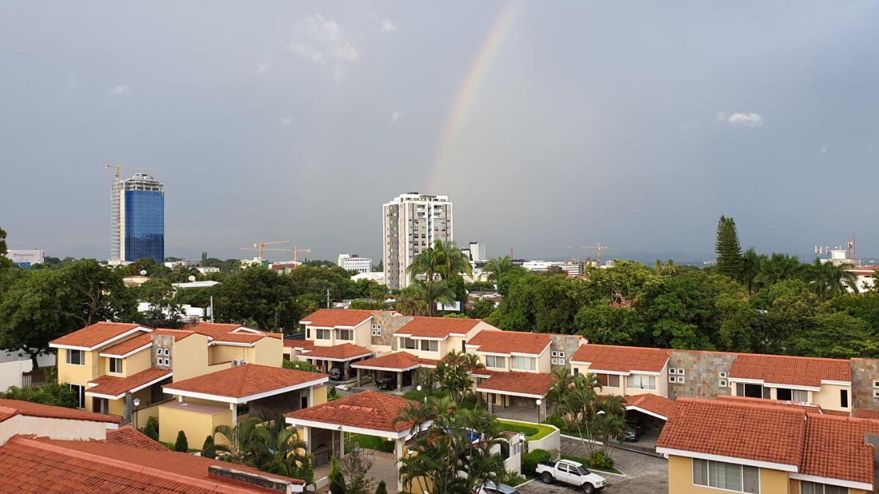 Ferienwohnung San Benito Flats Wifi 50Mg - 4 Huespedes - Parqueos San Salvador Exterior foto